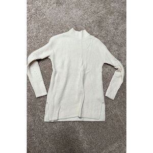Old Navy Turtleneck Knit Long Sleeve Sweater